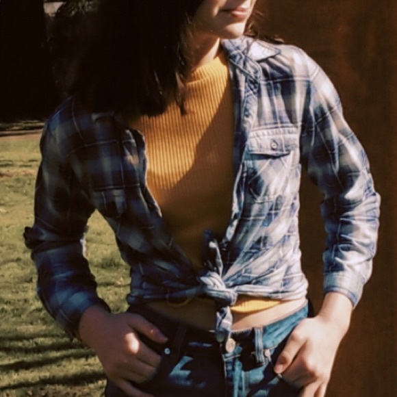 daytrip blue flannel button down!!💙 - Picture 3 of 6